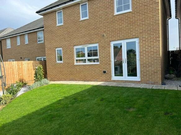 3 bed detached house to rent in Dearne Hall Park, Barugh Green, Barnsley, South Yorkshire S75, £1,300 pcm