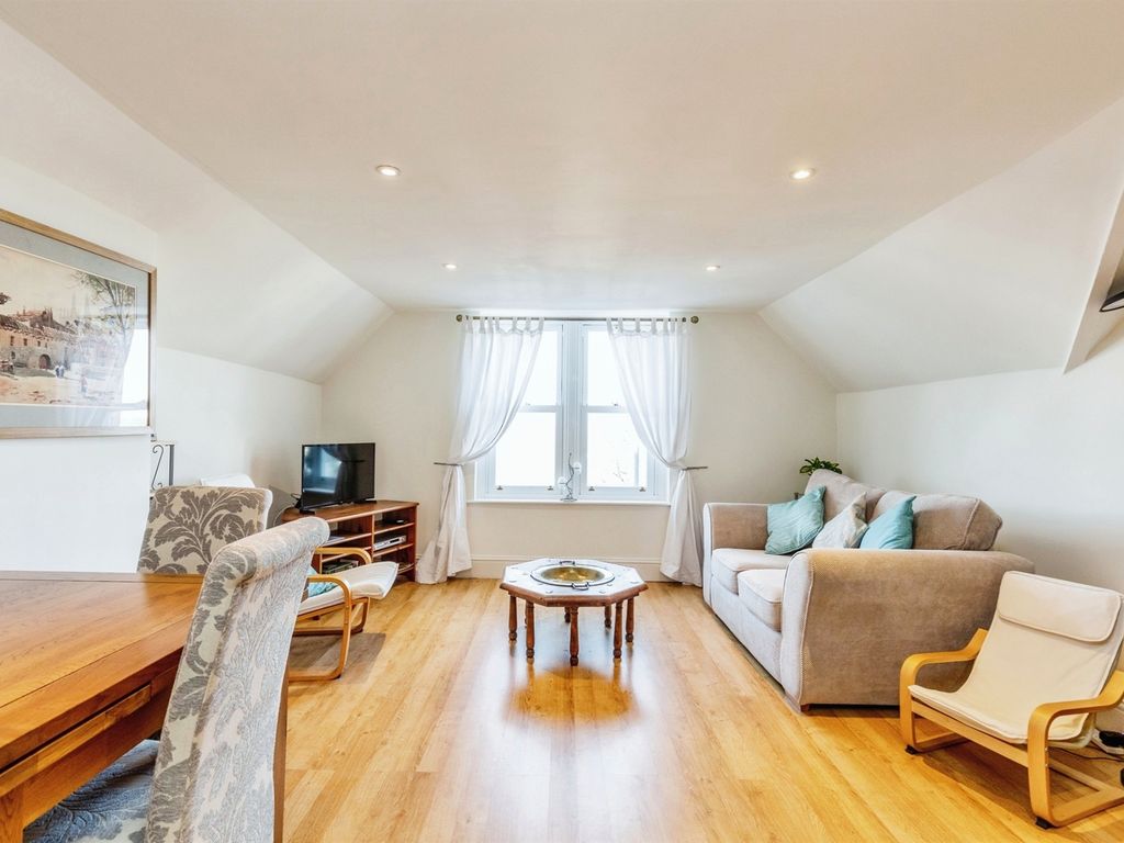 2 bed flat for sale in Westbury Road, Westbury-On-Trym, Bristol BS9, £360,000
