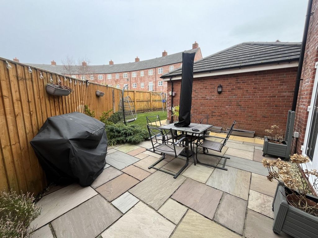 3 bed property for sale in Faulkner Crescent, Lytham St. Annes FY8, £254,000