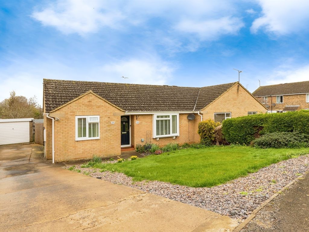 2 bed semi-detached bungalow for sale in Blenheim Rise, Kings Sutton, Banbury OX17, £325,000