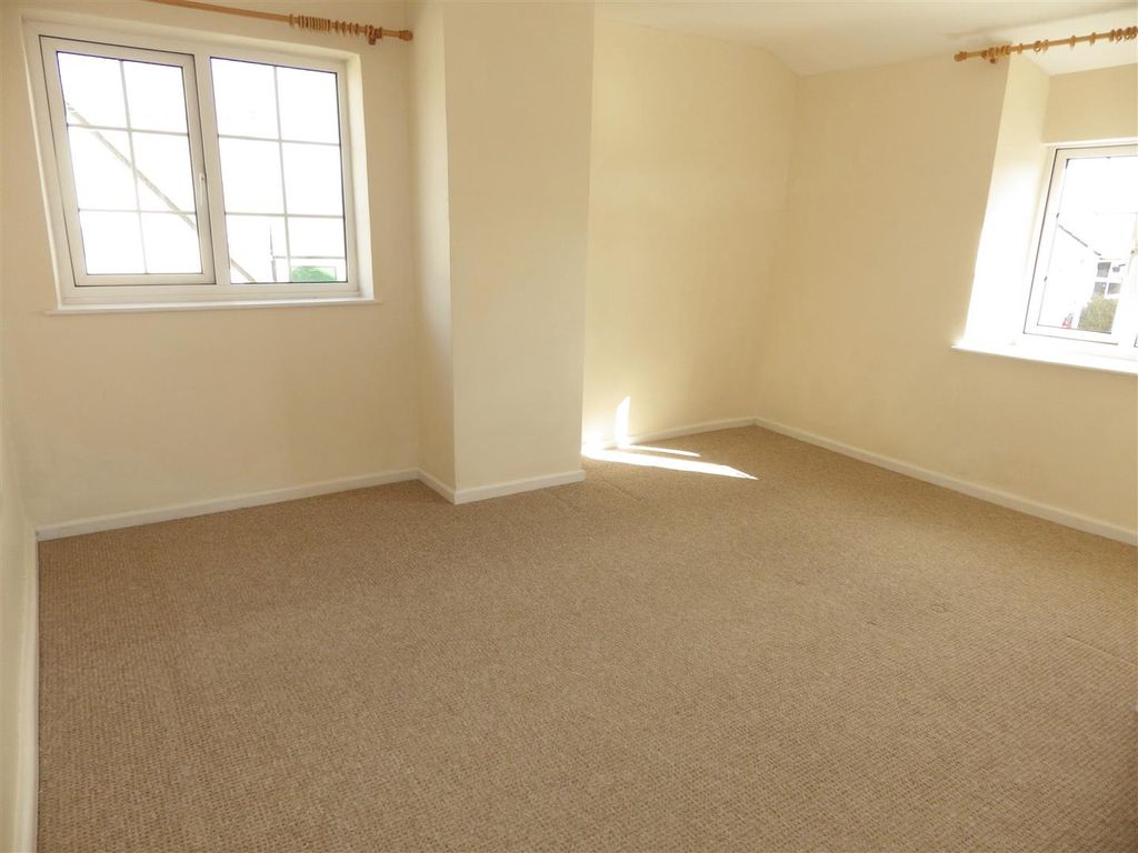 4 bed cottage to rent in Holsworthy, Devon EX22, £995 pcm