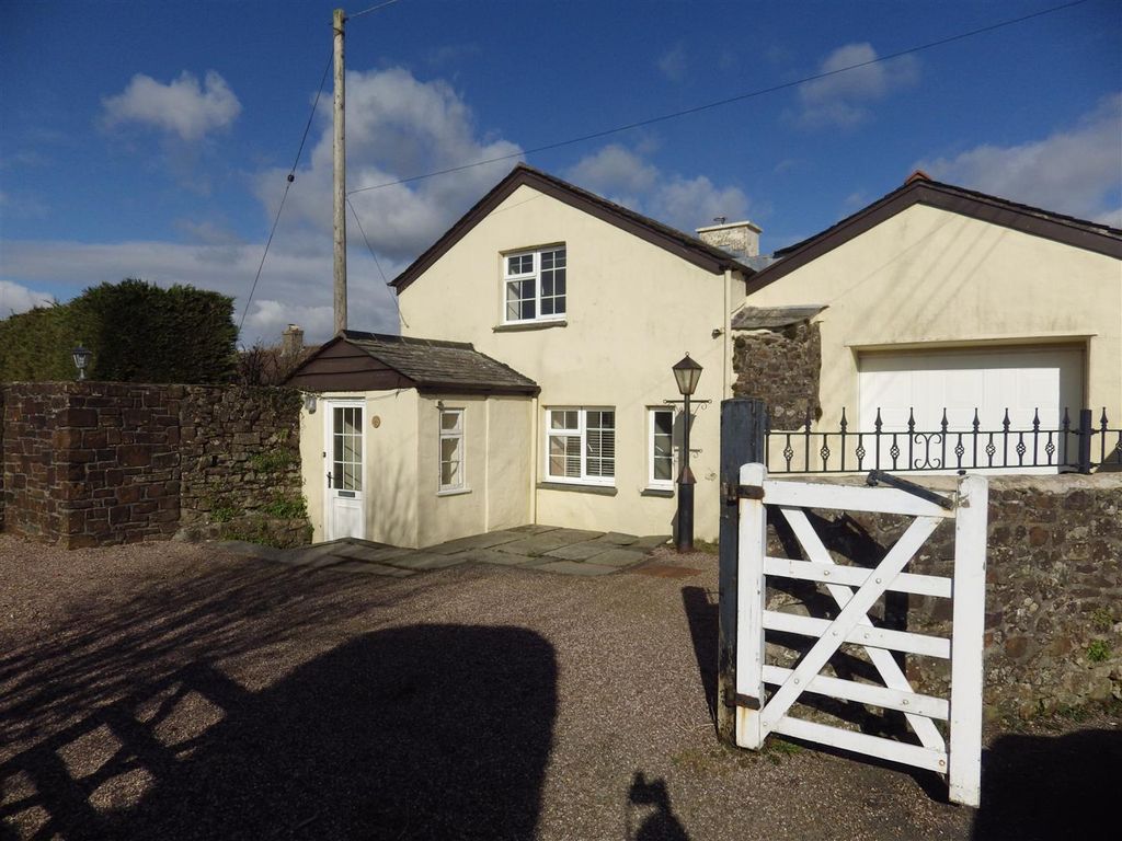 4 bed cottage to rent in Holsworthy, Devon EX22, £995 pcm