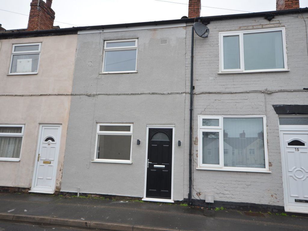 2 bed terraced house to rent in Crossley Street, Featherstone WF7, £825 pcm