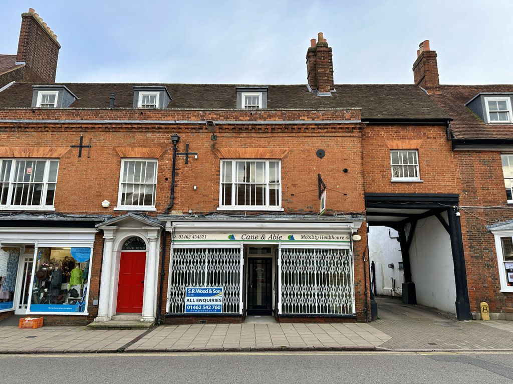 Retail premises to let in 92 Bancroft, Hitchin, Hertfordshire SG5, £19,500 pa