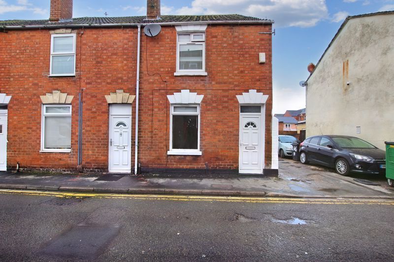 2 bed end terrace house to rent in St. James Street, Tredworth, Gloucester GL1, £1,000 pcm
