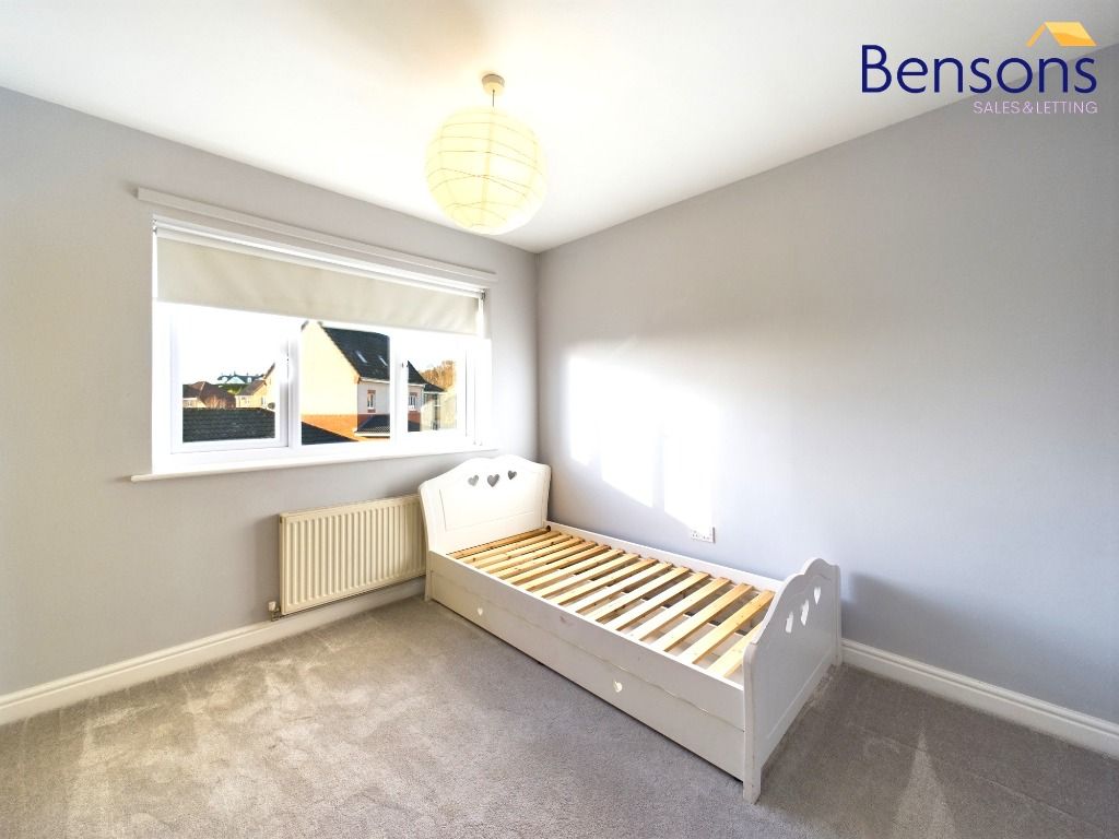 3 bed detached house to rent in Sherwood Road, Glenboig, North Lanarkshire ML5, £1,200 pcm