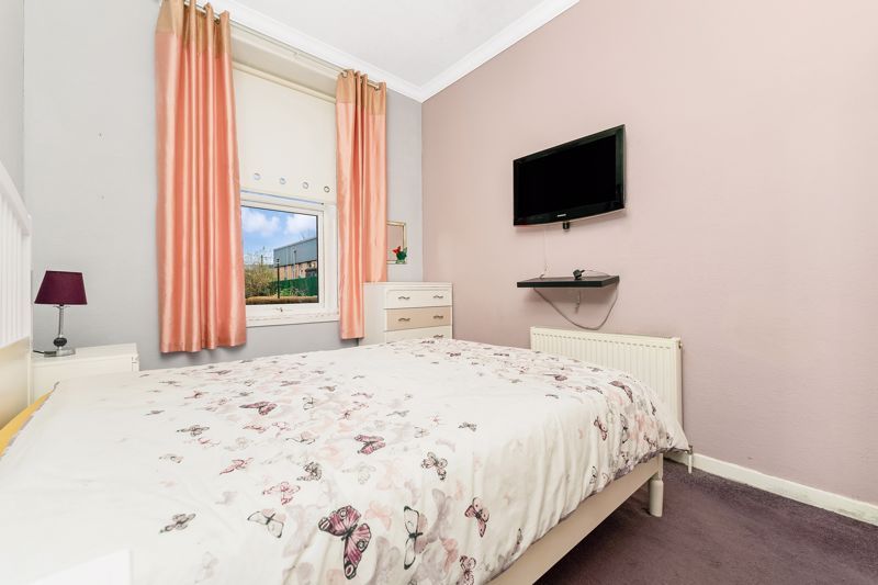 1 bed flat for sale in Smollett Street, Alexandria G83, £69,995