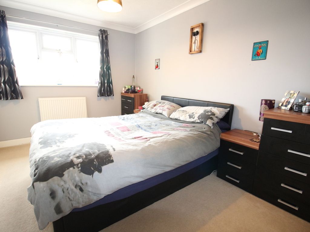 2 bed terraced house for sale in Gloucester Walk, Westbury BA13, £200,000