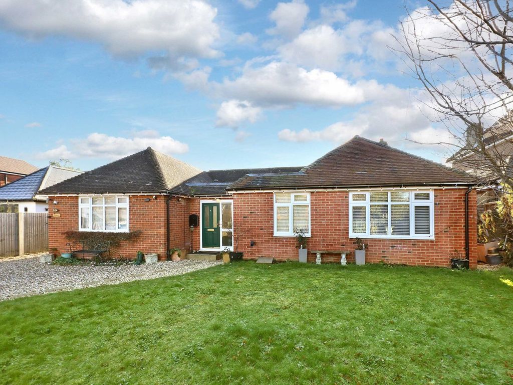 4 bed bungalow for sale in Coleshill Lane, Winchmore Hill HP7, £1,200,000