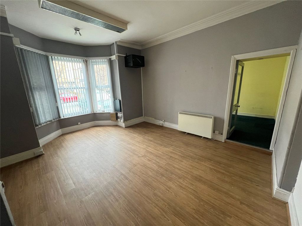 2 bed flat for sale in Wynnstay Road, Colwyn Bay, Conwy LL29, £59,950