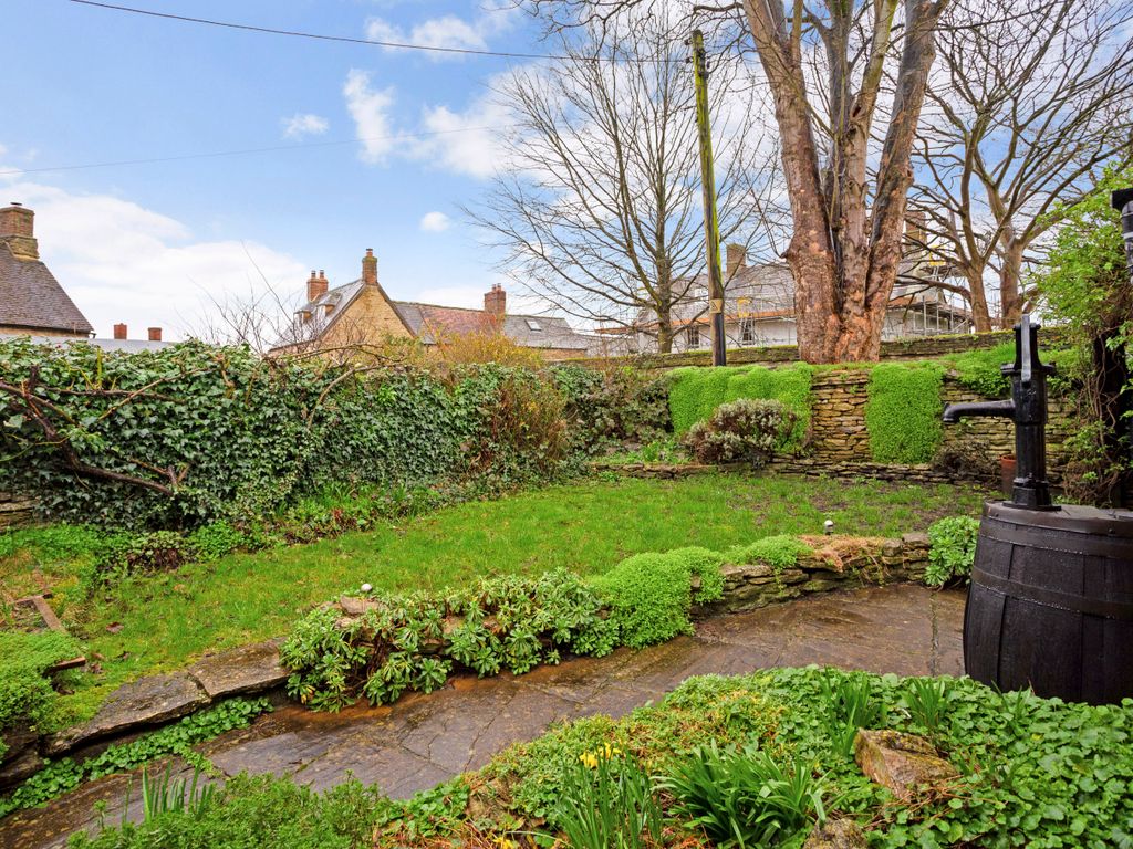 3 bed detached house for sale in The Square, Aynho OX17, £450,000