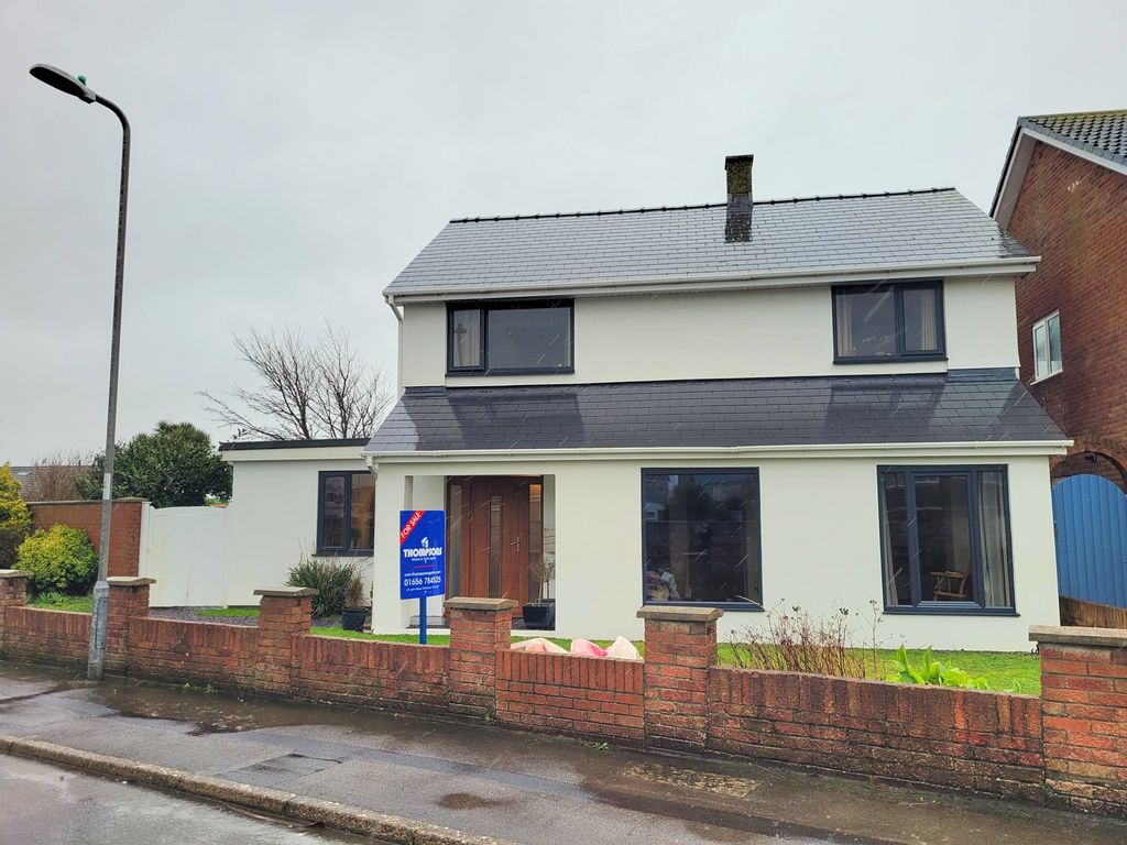 4 bed detached house for sale in The Whimbrels, Rest Bay, Porthcawl CF36, £540,000