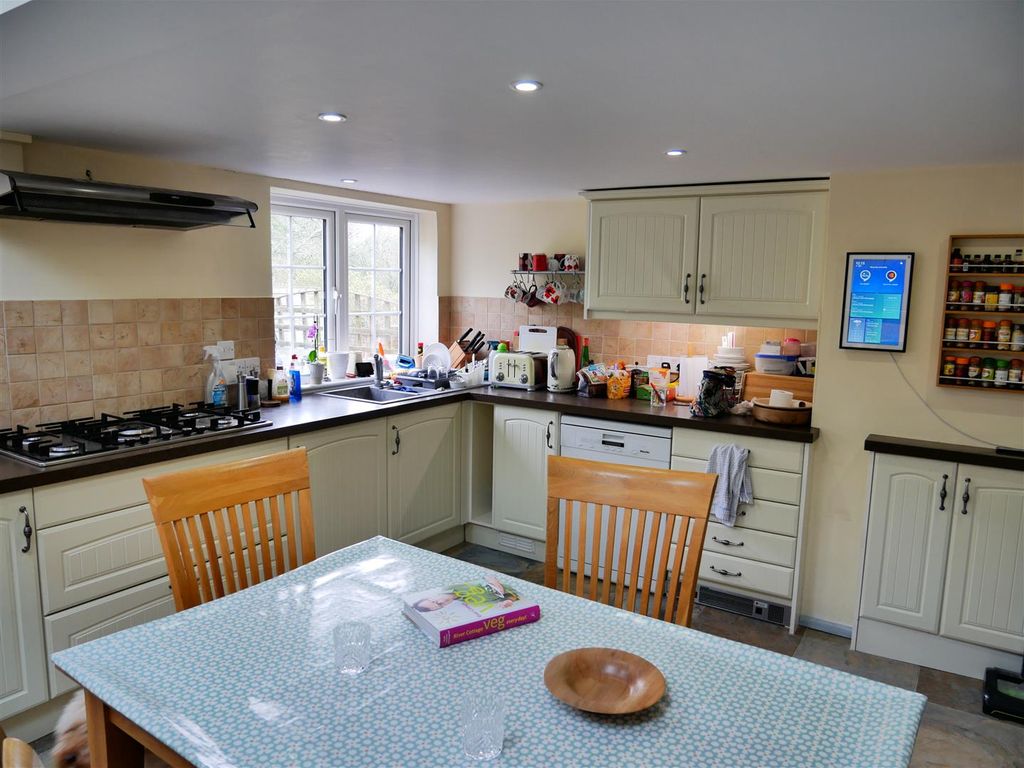 2 bed terraced house for sale in Bishop's Cannings, Devizes SN10, £400,000