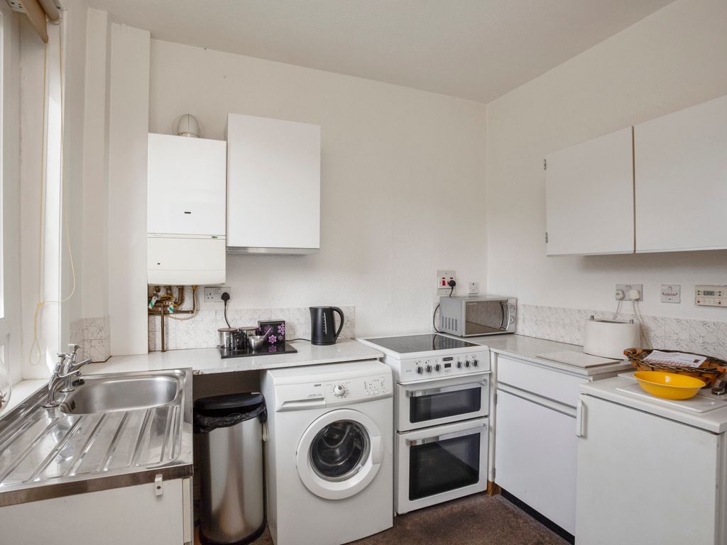 2 bed flat for sale in 3/5 Northfield Square, Northfield, Edinburgh EH8, £155,000