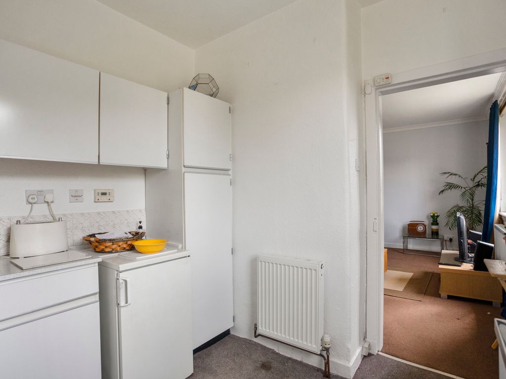 2 bed flat for sale in 3/5 Northfield Square, Northfield, Edinburgh EH8, £155,000