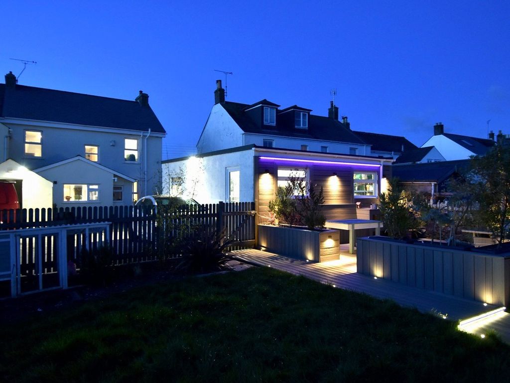 3 bed end terrace house for sale in Par Green, Par, Cornwall PL24, £450,000