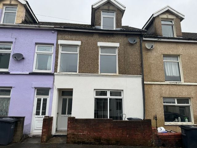 3 bed terraced house to rent in Market Street, Tredegar NP22, £800 pcm