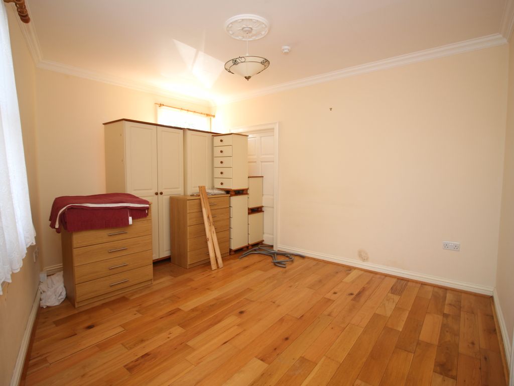 2 bed flat to rent in Trafalgar Road, Weston Village, Bath BA1, £1,250 pcm