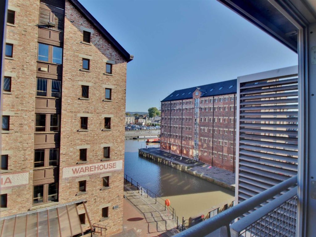 1 bed flat for sale in Merchants Quay, Gloucester Docks, Gloucester GL1, £150,000