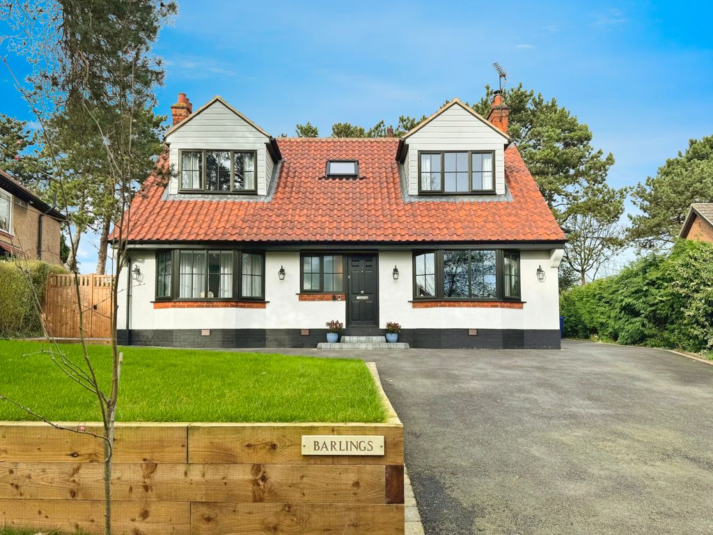 4 bed detached house for sale in Barlings, St. Martins Avenue, Bawtry, Doncaster, South Yorkshire DN10, £635,000