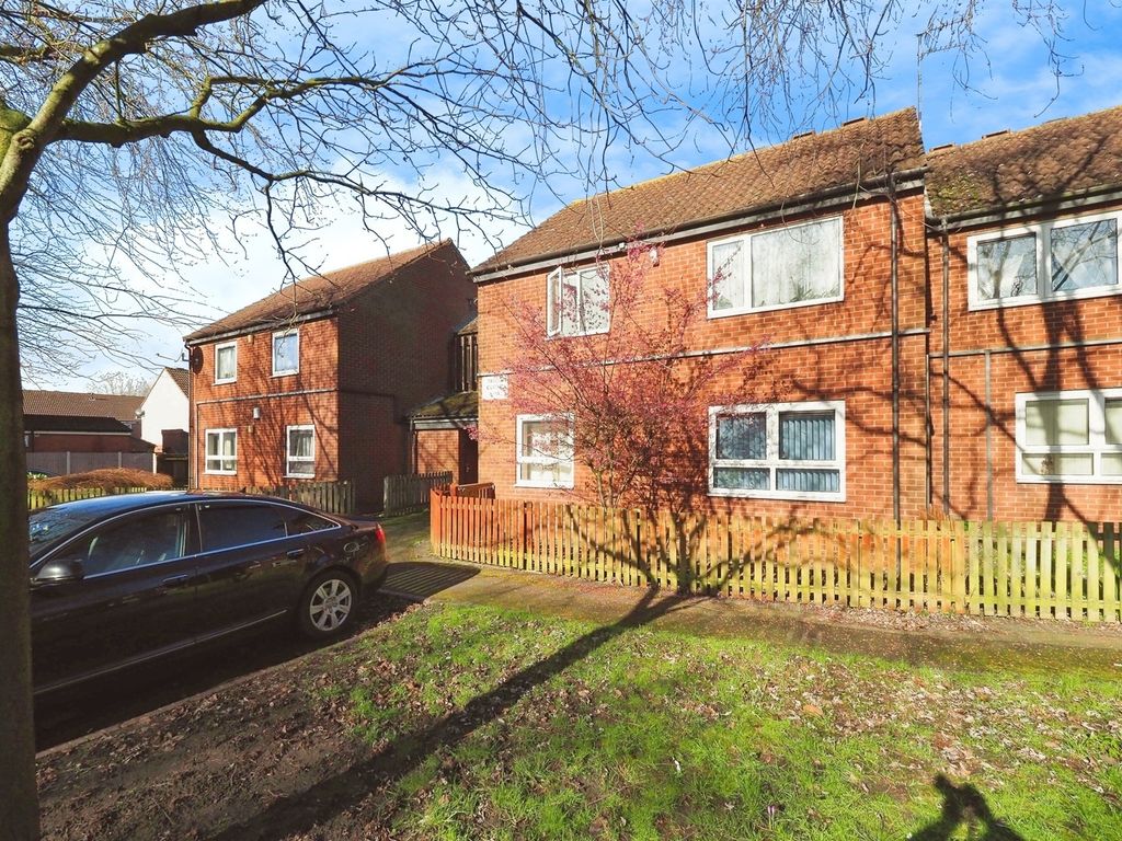 1 bed flat for sale in Trigo Close, Leicester LE4, £100,000