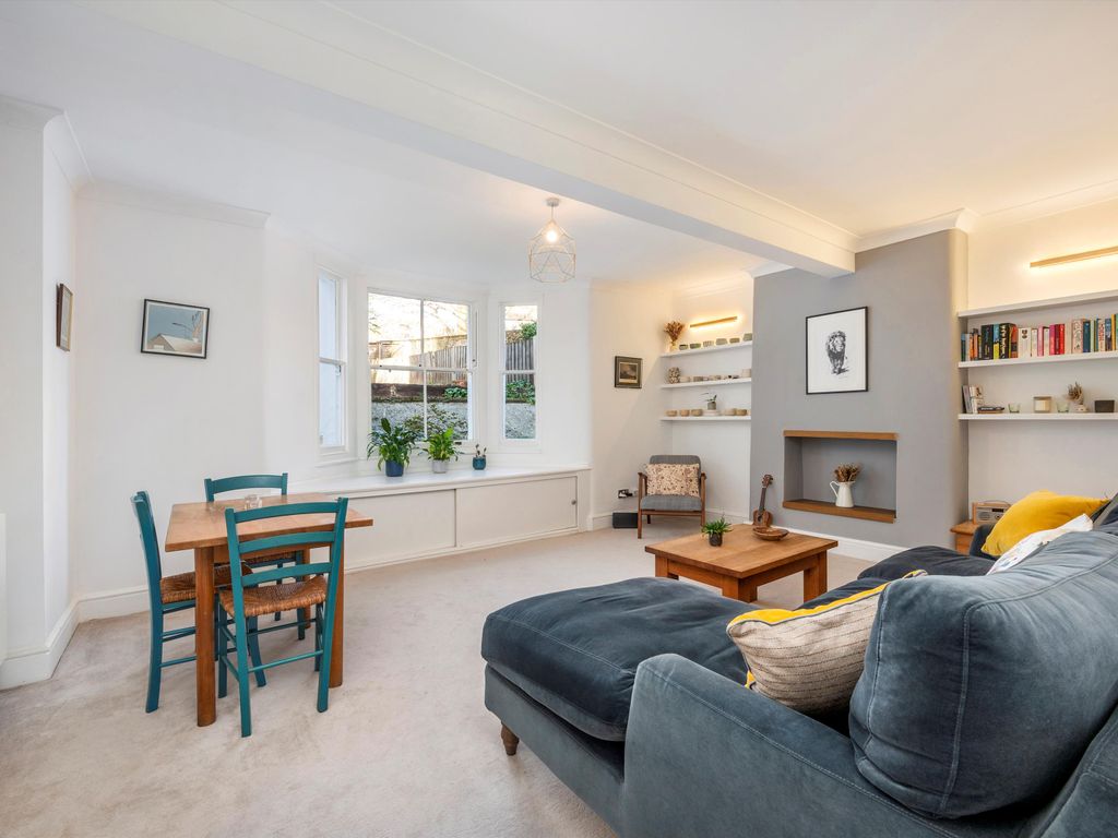 2 bed flat for sale in Ardleigh Road, London N1, £700,000