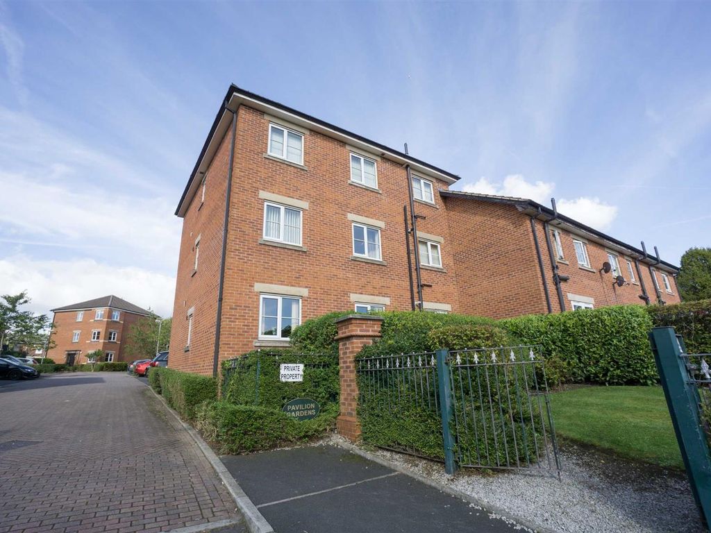 2 bed flat to rent in Pavilion Gardens, Westhoughton, Bolton BL5, £700 pcm