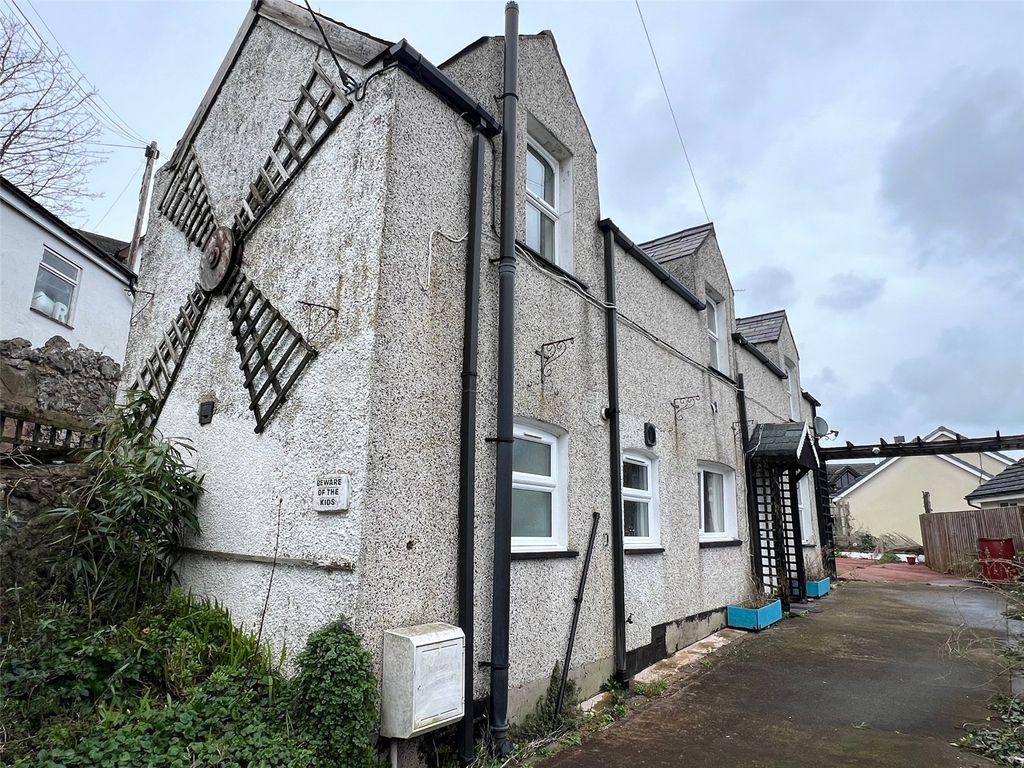 3 bed detached house for sale in Hendwr Lane, Penrhynside, Llandudno, Conwy LL30, £170,000