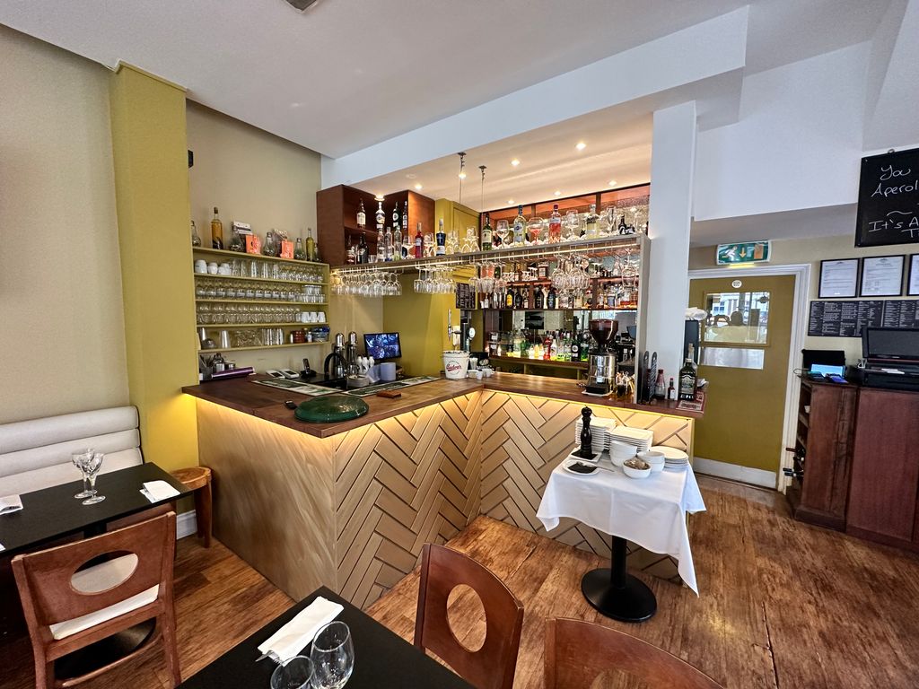 Restaurant for sale in B & A, 81 Western Road, Hove, 2Jq, United Kingdom, Hove BN3, £85,000