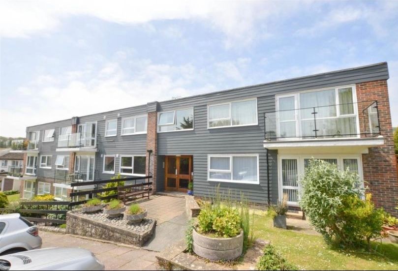 1 bed flat for sale in Hoo Gardens, Eastbourne BN20, £179,950