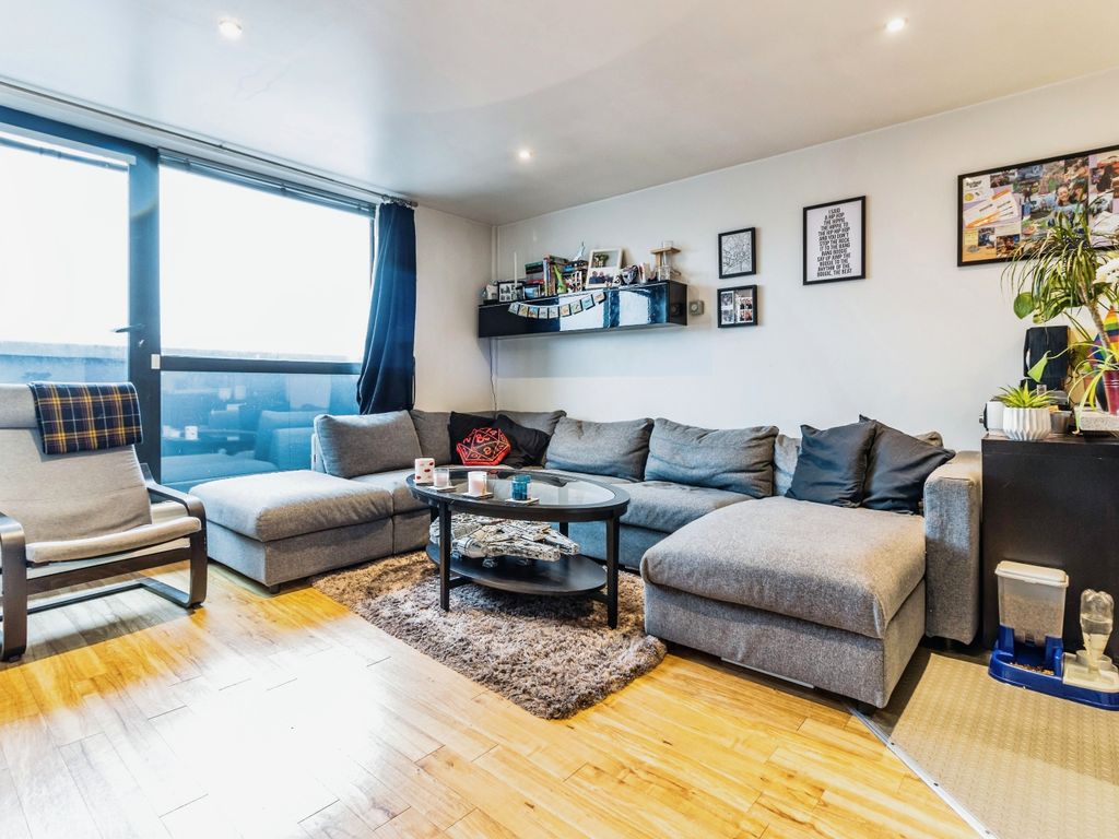 1 bed flat for sale in St. Mary Street, Salford M3, £140,000