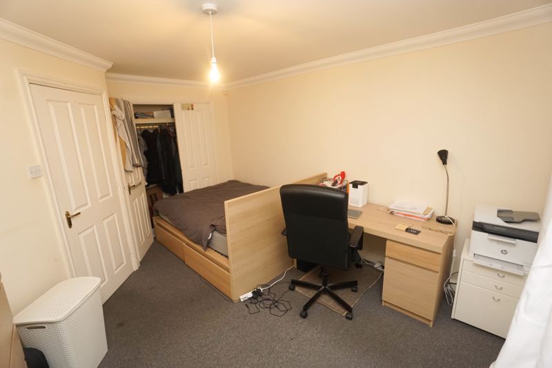 2 bed flat to rent in Chorley Old Road, Bolton BL1, £750 pcm