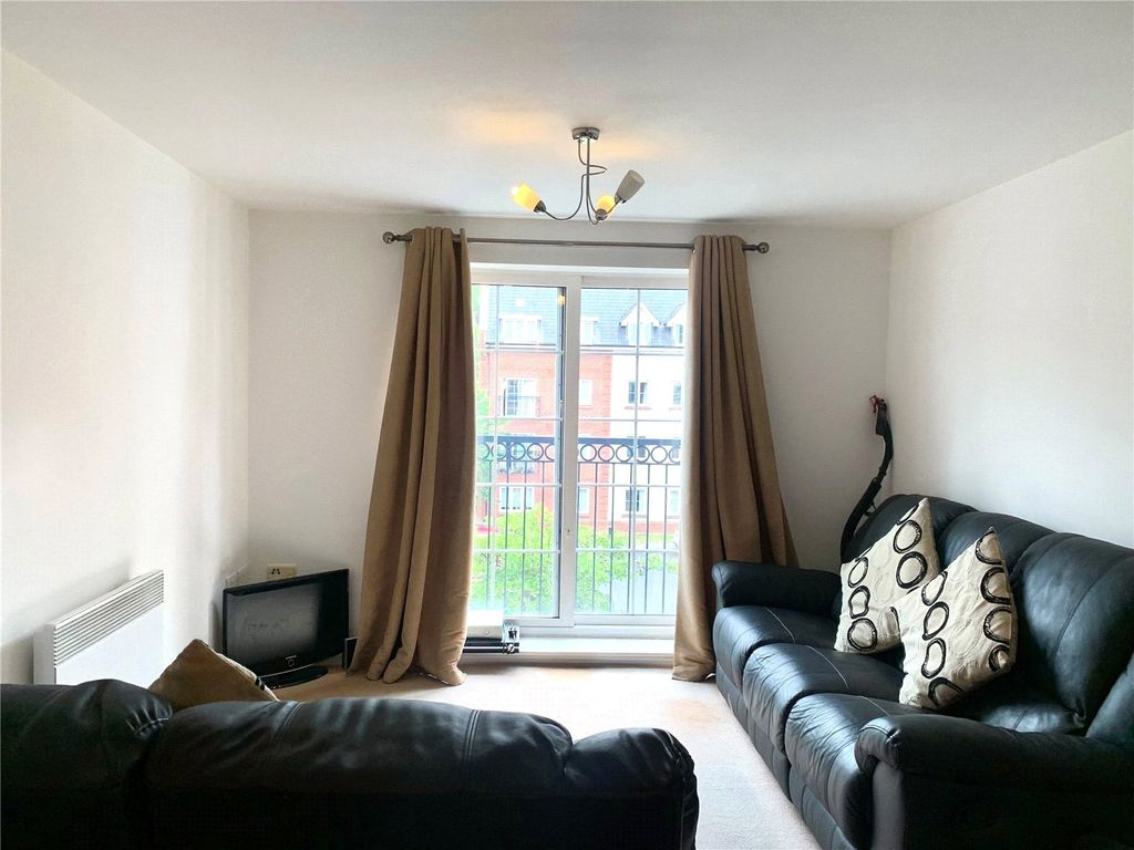 1 bed flat for sale in Greenings Court, Warrington, Cheshire WA2, £78,000