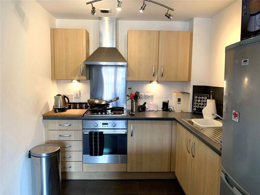 1 bed flat for sale in Greenings Court, Warrington, Cheshire WA2, £78,000