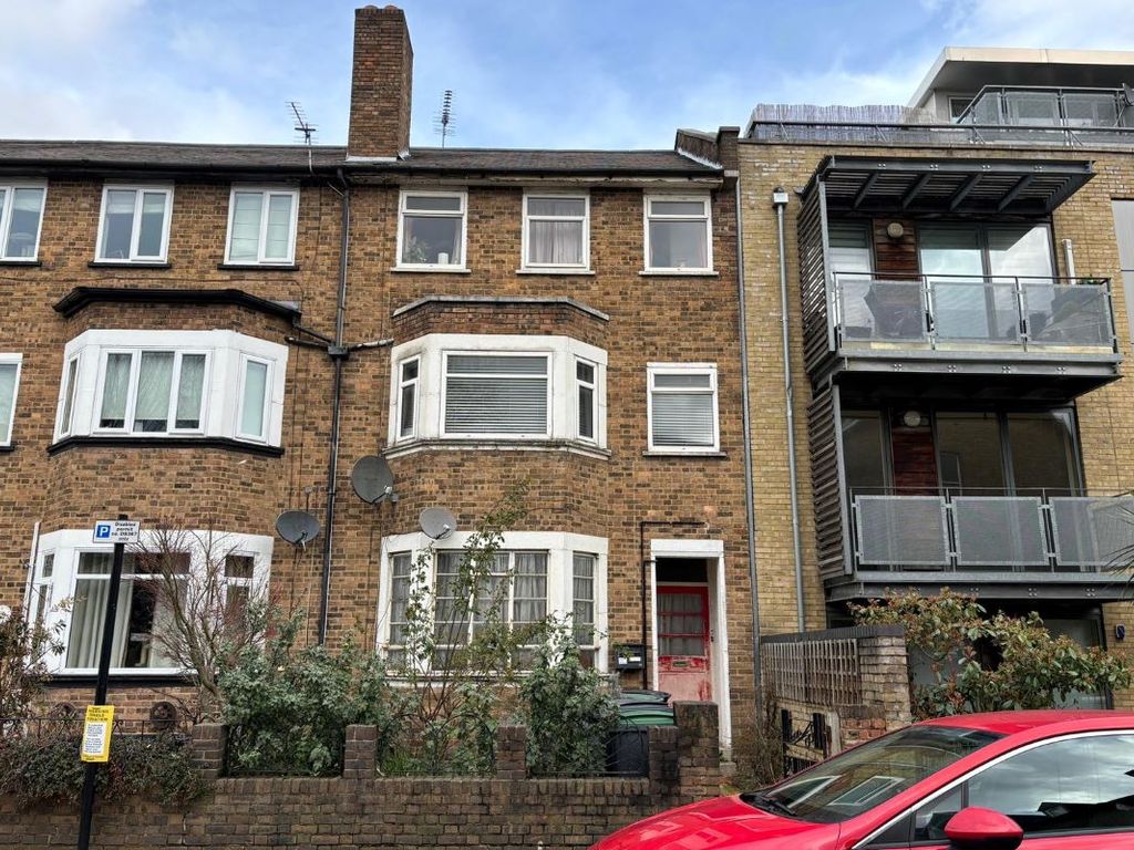 1 bed flat for sale in Ground Floor Flat, 2 Myddleton Road, Bounds Green, London N22, £195,000