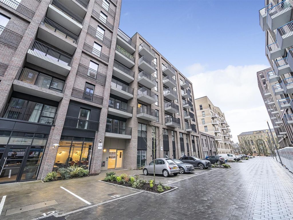 2 bed flat for sale in Huntley Wharf, Palmer Street, Reading RG1, £395,000
