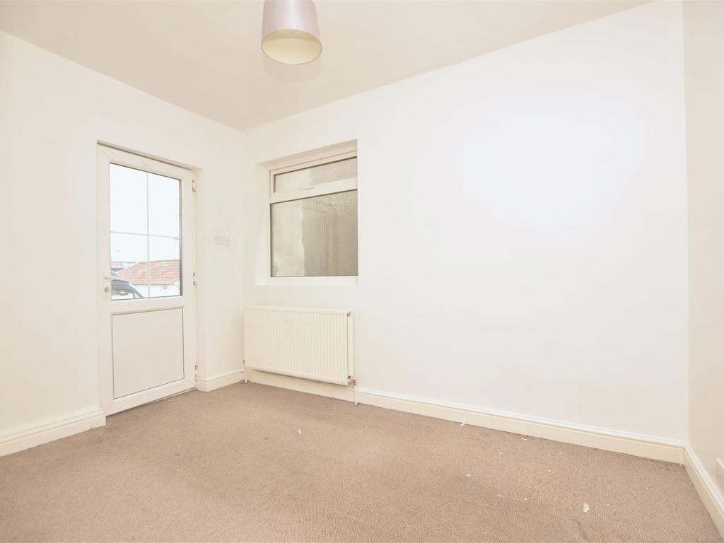 3 bed flat to rent in 18570642 Fishponds Road, Fishponds, Bristol BS16, £1,950 pcm