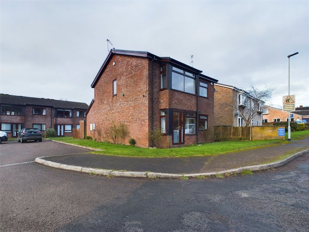 1 bed flat for sale in Archenfield Court, Ross-On-Wye, Herefordshire HR9, £145,000