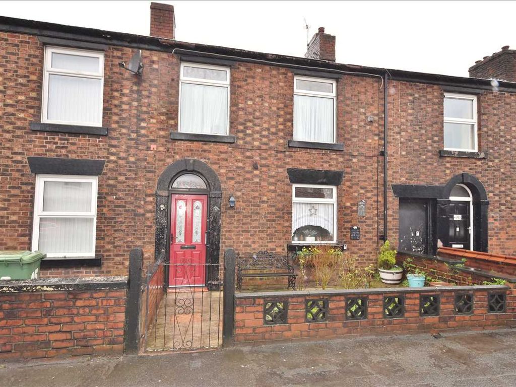 3 bed terraced house for sale in Eaves Lane, Chorley PR6, £139,950
