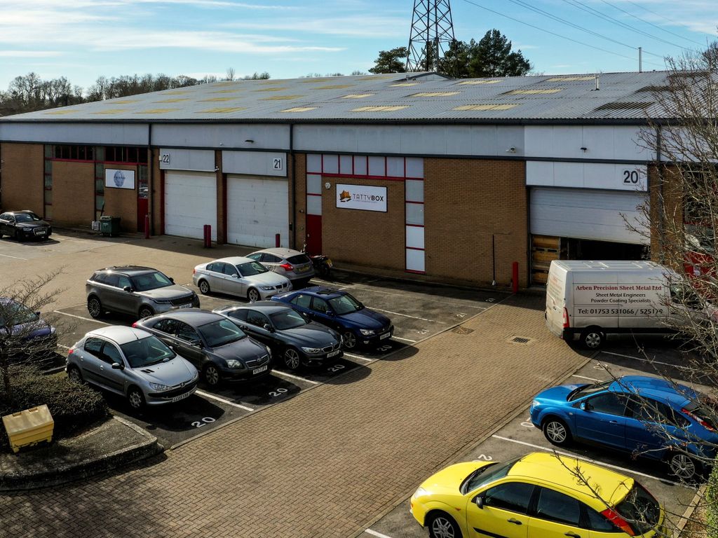 Warehouse to let in Unit 21 The Business Centre, Molly Millars Lane, Wokingham RG41, £107,822 pa