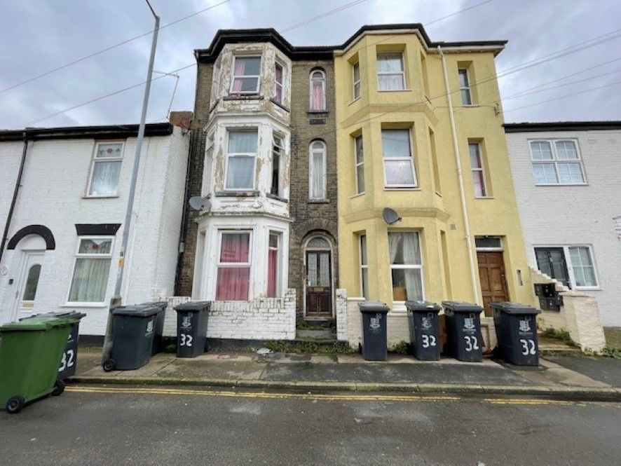 3 bed block of flats for sale in Flat 1 & Flat 2, 31 York Road, Great Yarmouth, Norfolk NR30, £90,000