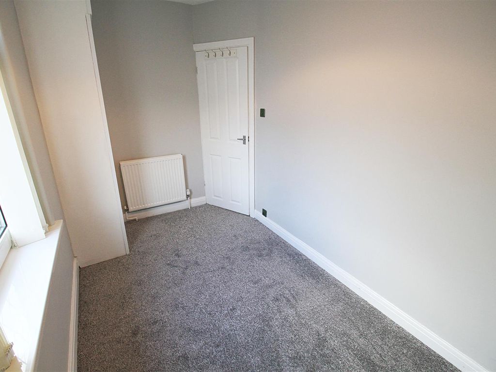 3 bed terraced house to rent in Coronation Street, Denton, Manchester M34, £1,200 pcm