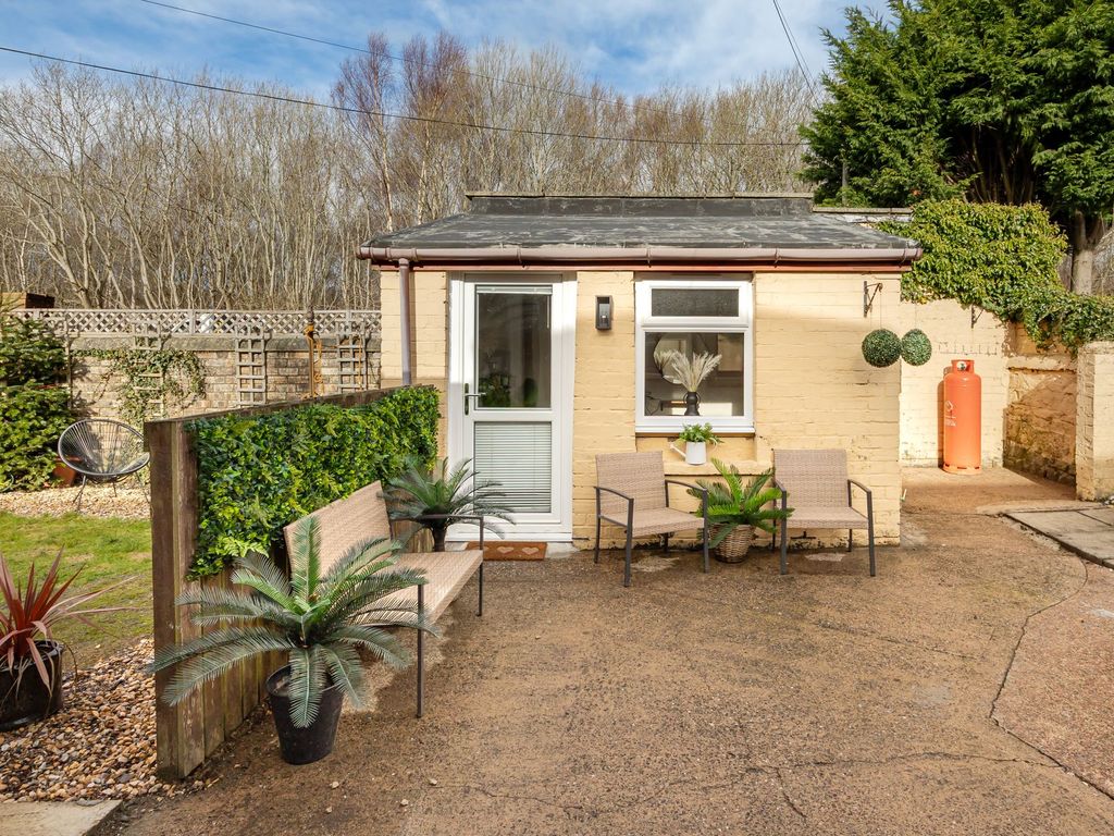 3 bed cottage for sale in Burnside Road, Bathgate EH48, £360,000