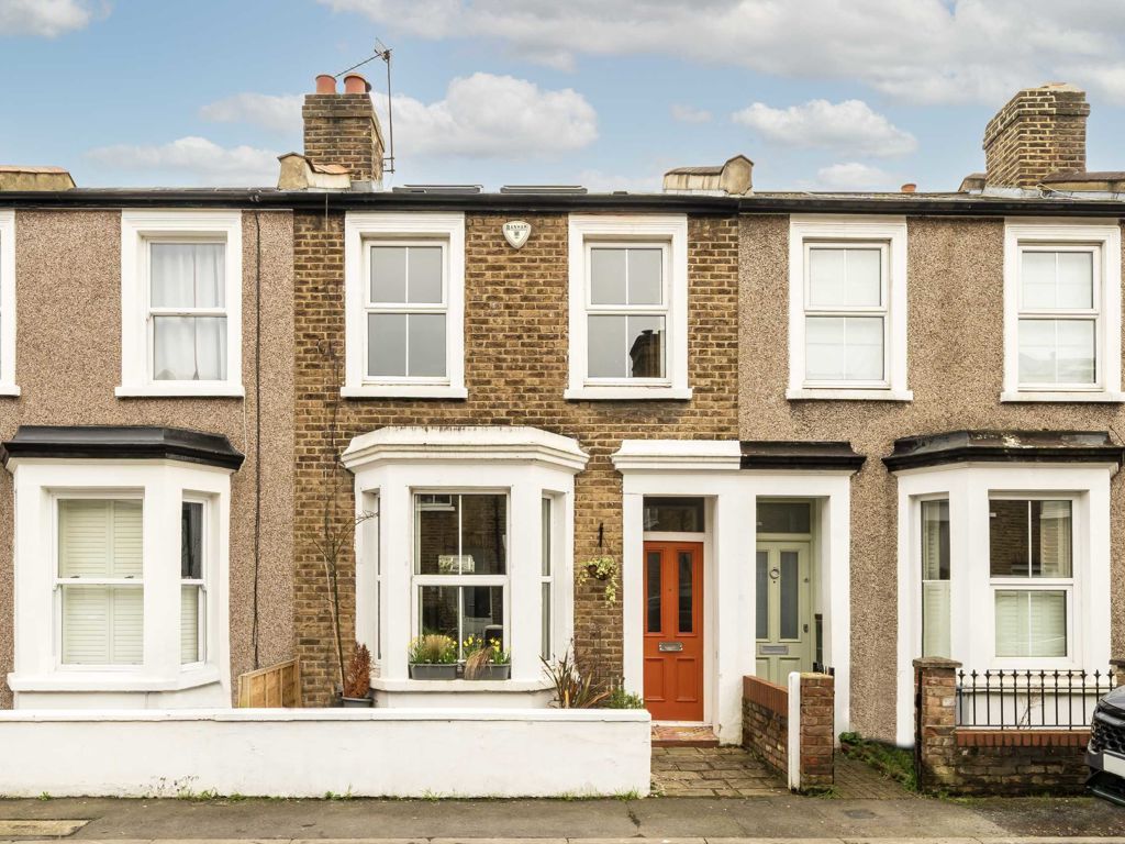 4 bed property for sale in Northfield Road, London W13, £875,000