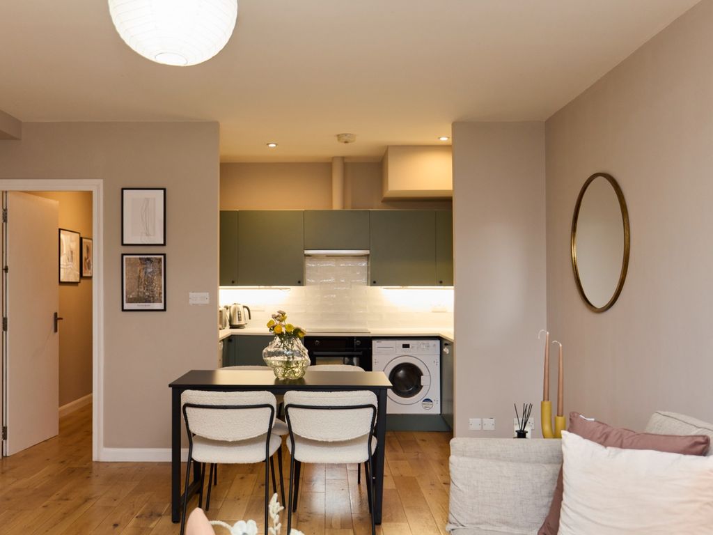 1 bed flat for sale in Hales Street, London SE8, £280,000