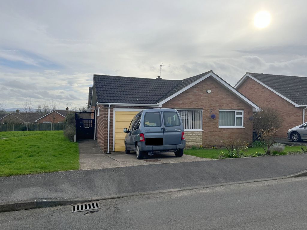 3 bed detached bungalow for sale in Paxhill Lane, Twyning, Tewkesbury GL20, £385,000