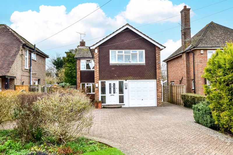 4 bed detached house for sale in Sunnymede Avenue, Chesham HP5, £925,000