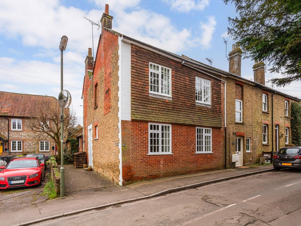 3 bed end terrace house for sale in The Street, Puttenham GU3, £775,000