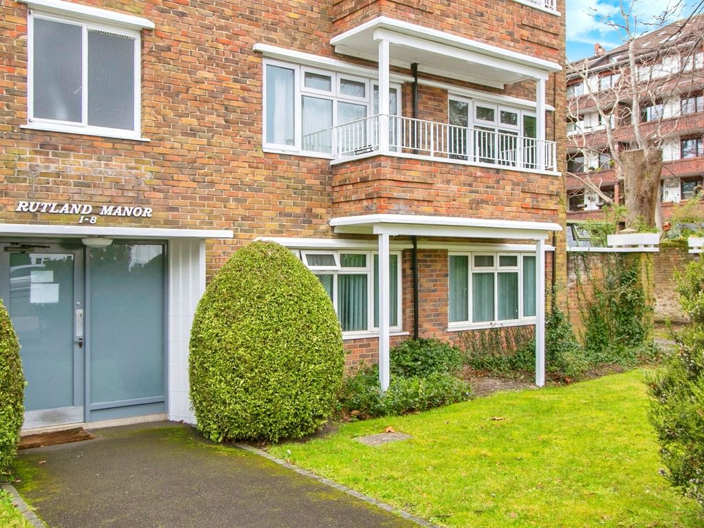 2 bed flat for sale in Poole Road, Branksome, Poole BH12, £200,000