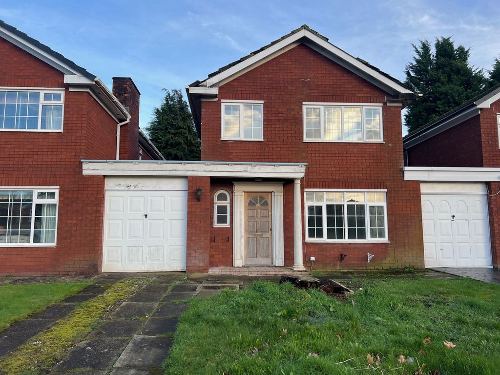 4 bed detached house for sale in Carnoustie Drive, Heald Green, Cheadle SK8, £375,000